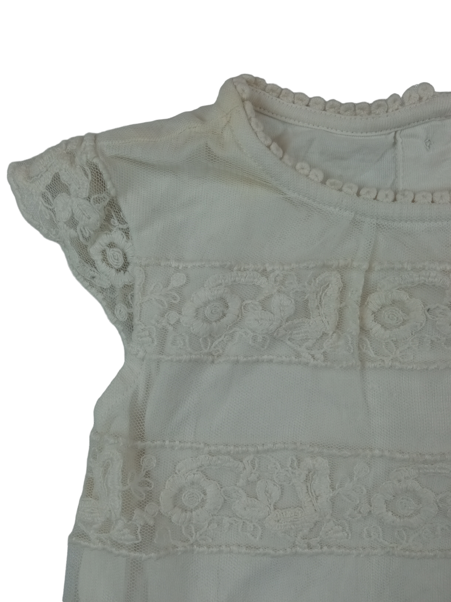 Vestido bordado / 6-9 meses