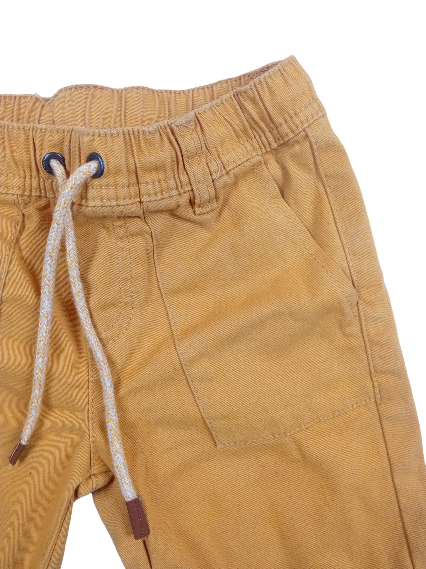 Short mostaza / Talla 8