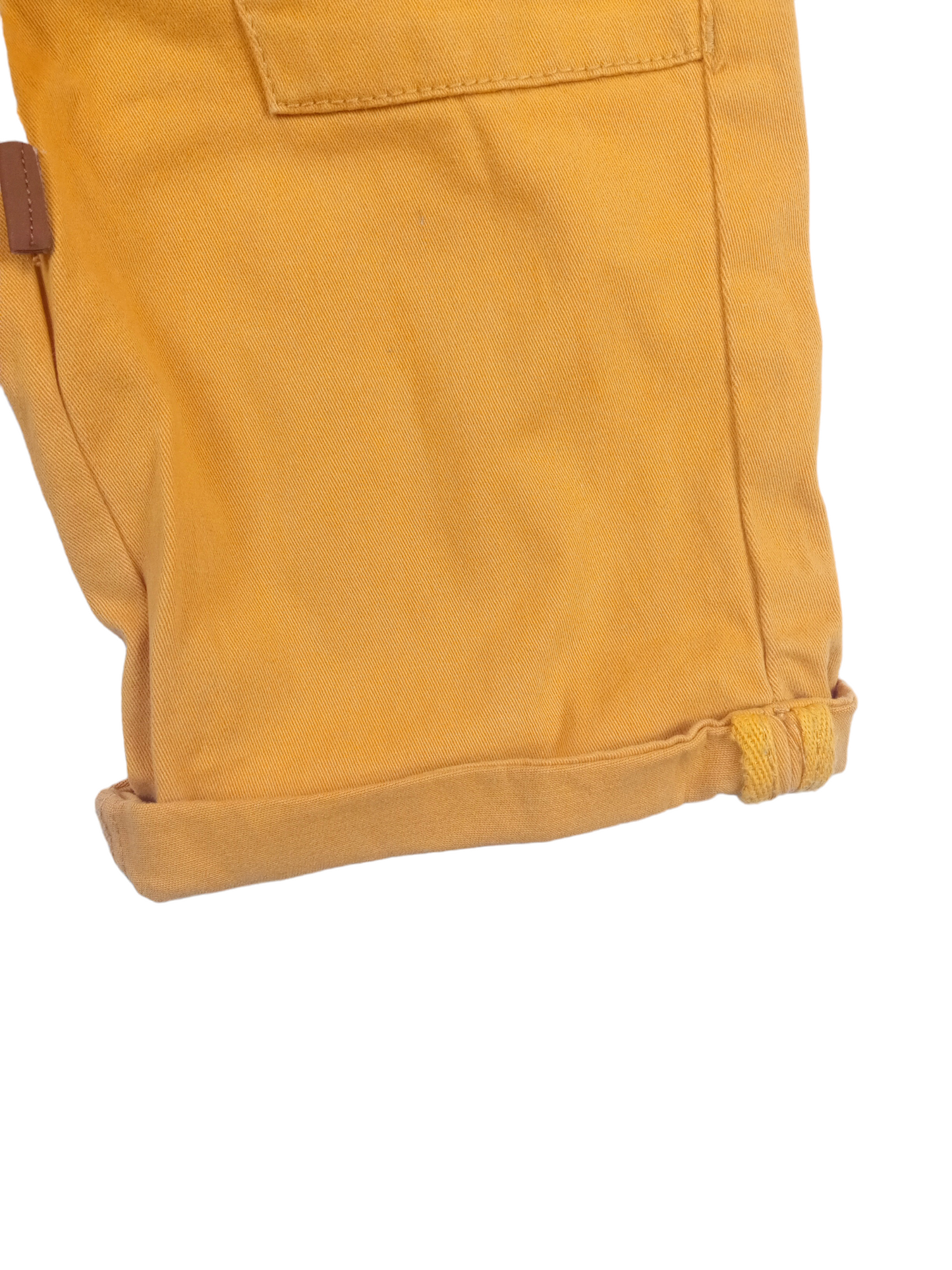 Short mostaza / Talla 8