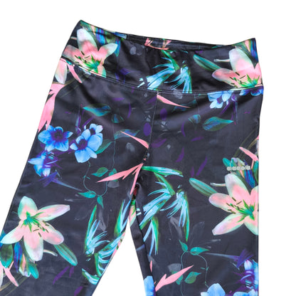Calza deportiva estampado floral / Talla 14